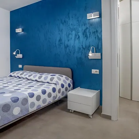 Aquarius Deluxe * سانتا تيريزا غالّورا